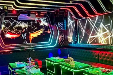 98 KTV Nhạc Dương Lầu — 中山区
