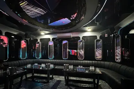 KTV Atlantis — phòng hát 8