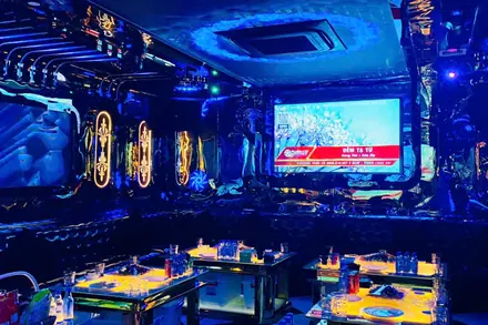 KTV Luxury 99 — phòng hát 1