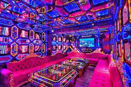 KTV Phoenix — phòng hát 2