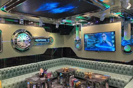 KTV Raptor — phòng hát 1
