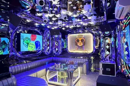 KTV Royal — phòng hát 2